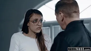 ثلاث نساء في كس عاري يملكن مفتاح قلبك